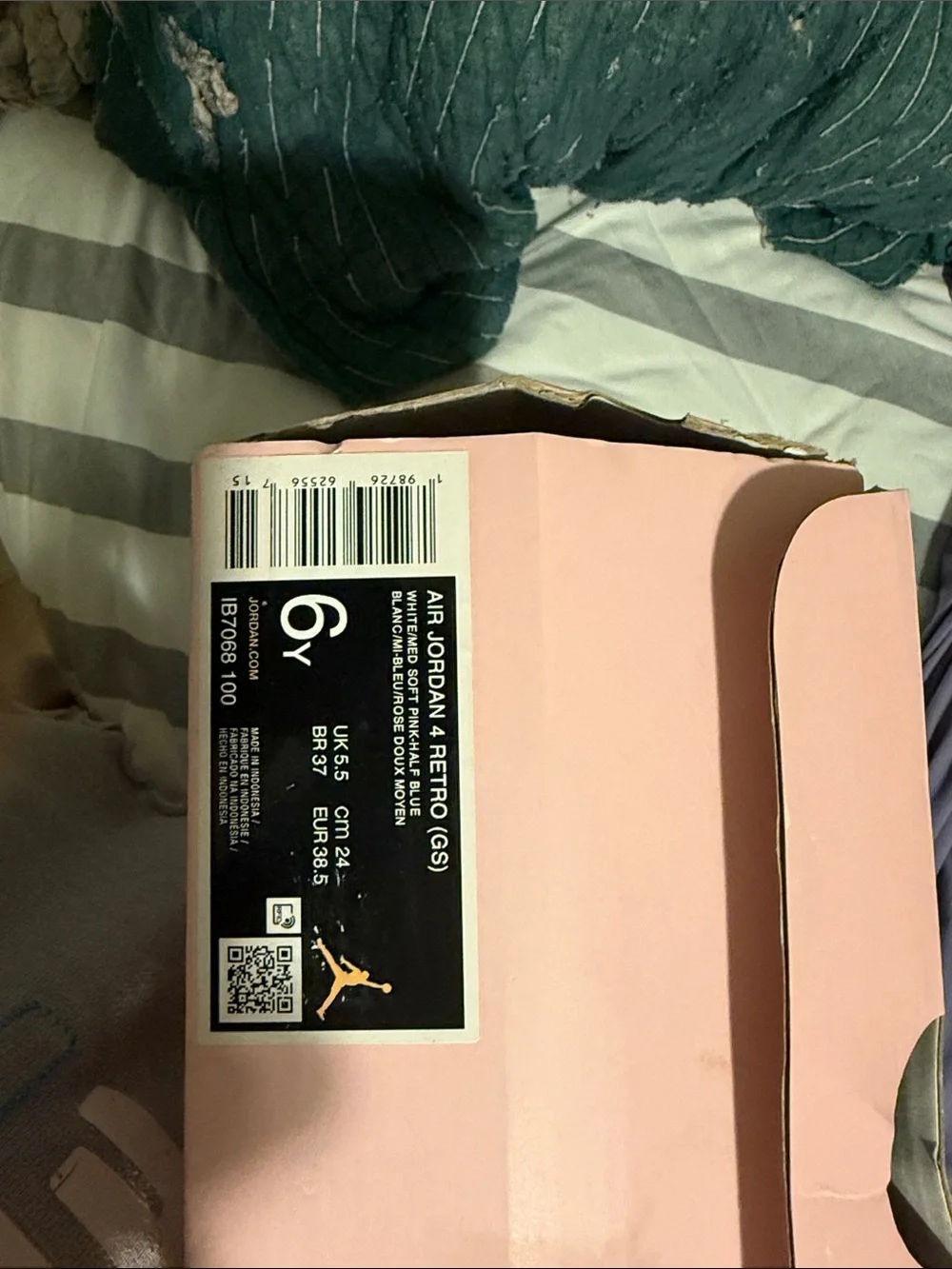 Big Kids Jordan 4 Retro Valentine’s Day (2026)